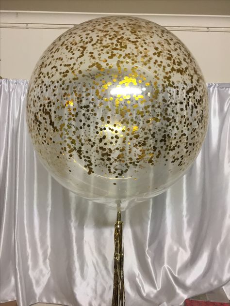 3ft balloon with gold confetti Clear Balloons, Gold Confetti, Diy Wedding Decorations, Gold Paint, Gold Glitter, Diy Wedding, Confetti, Wedding Decorations, Balloons