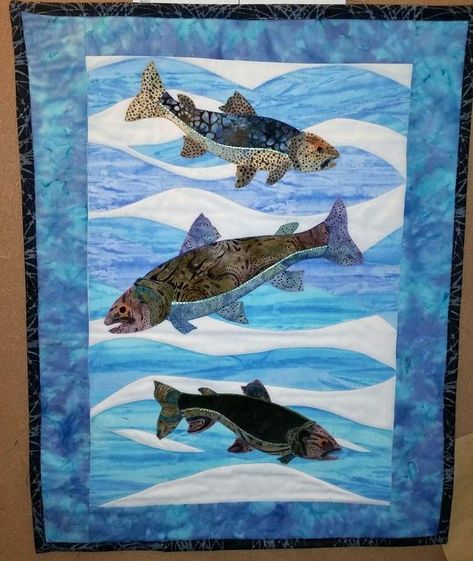 No pattern but really nice.  trout Moose Quilt, Quilting Applique, Ocean Quilt, Fish Quilt, Sewing Quilts, Quilts Decor, Landscape Quilts, Personalized Quilt, Rainbow Trout