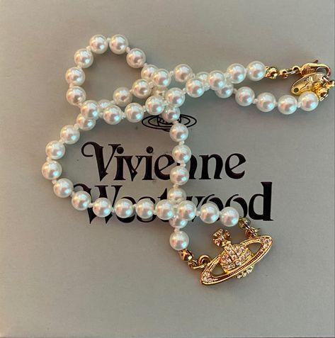 Viviene Westwood Necklace, Vivienne Westwood Jewellery, Wood Jewelery, Dream Gift, Wood Necklace, Jewelry Fashion Trends, Pearl Pendant Necklace, Swarovski Pearls, Girly Jewelry