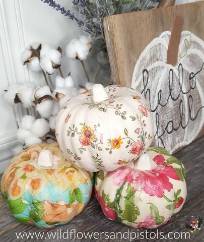 Pumpkin Decopodge, Decopage Ideas Pumpkins, Pumkin Decoration, Decoupage Pumpkins, Decorative Pumpkins, Easy Fall Crafts, Foam Pumpkins, Fall Deco, Pumpkin Fall Decor