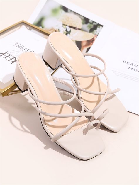 Toe Loop Strappy Chunky Heeled Mule Sandals Elegant Shoes Heels, Trendy Slippers, Fancy Sandals, Trendy Heels, Pretty Sandals, Fashion Shoes Heels, Cute Shoes Heels, Shoes Heels Classy, Fashion Shoes Sandals