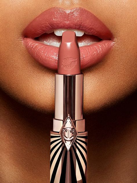 Charlotte Tilbury Hot Lips, Olivia Pink, Dark Green Dress, Rose Lipstick, Pink Shade, Hot Lips, Pink Lipstick, Lip Brush, Olivia Palermo