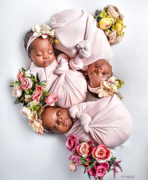 Women’s Well-being Community on Instagram: “If God be for you and I, Who can be against us? Can I get a big Amen 🙏🏾 @wrapsandrosesphotography 💗” Cutest Babies Ever, Triplet Babies, Newborn Mom, Cute Black Babies, Everything Baby, Baby Family, Baby Art, Twin Babies