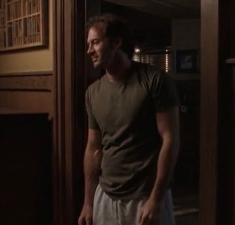 Young Scott Patterson, Luke Danes Icon, Luke Gilmore Girls Aesthetic, Luke Danes Aesthetic, Luke Gilmore, Gilmore Girls Fashion, Scott Patterson, Gilmore Girls Luke, Luke And Lorelai