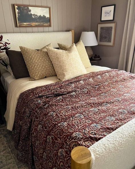 Burgundy Bedding, Designer Bed Sheets, Moody Decor, Queen Size Quilt, Kantha Quilts, Bed Throw Blanket, Indian Inspired, Decoration Inspiration, Block Printing Fabric