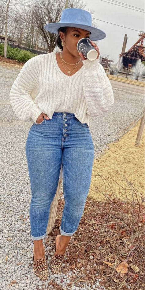 Casual Walking Outfit Fall, 40 And Up Outfits, Elevated Basics Outfit Fall, Jean Friday Outfits Work Fall, Cute Grown Woman Outfits, Megan Good Fashion, Daily Women Outfit, Plaid Plus Size Outfit, Magic City Classic Alabama Outfits