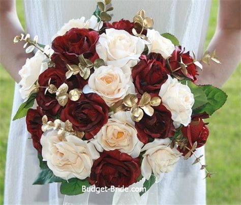 Wedding Colors » 22 Romantic Burgundy and Rose Gold Fall Wedding Ideas » ❤️ See more: http://www.weddinginclude.com/2017/07/romantic-burgundy-and-rose-gold-fall-wedding-ideas/ Burgundy Quinceanera Theme, Champagne And Gold Wedding, Gold Wedding Bouquets, Gold Bouquet, Maroon Wedding, Burgundy Wedding, Bride Bouquets, Bridal Bouquets, Red Wedding