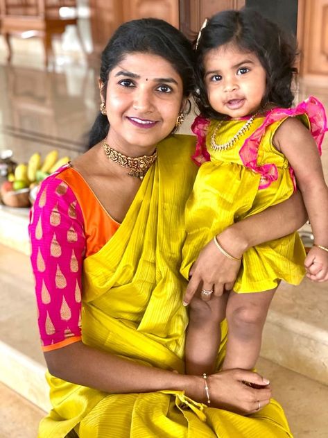 Twinning Mom And Daughter, Prabha Ravichandran, Mother And Daughter Same Dress, Mom N Daughter, Kids Bridesmaid Dress, Dress Designing Ideas, Mom And Baby Dresses, Baby Dress Diy, Mom Daughter Outfits