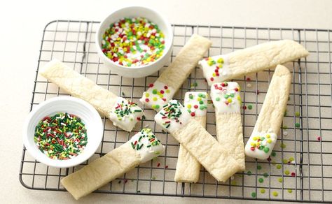 Easy Dipped Sugar Cookie Sticks Sugar Cookie Sticks, Pillsbury Cookies, Cookie Sticks, Pillsbury Recipes, Raw Cookie Dough, Baked Cookies, Christmas Cookies Easy, Easy Sugar Cookies, Sugar Cookie Dough