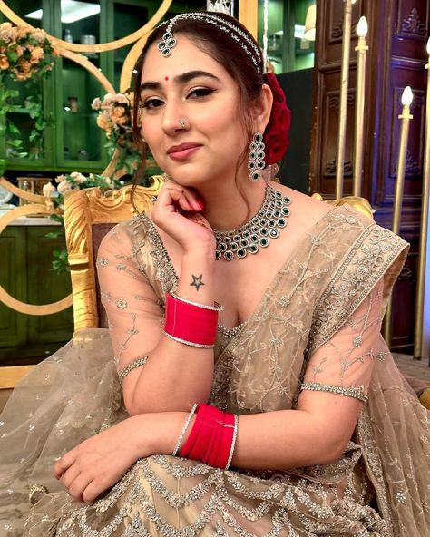 Disha Parmar, Star Actress, Indian Tv Actress, Beautiful Smile Women, Celebrity Outfits, Tv Stars, Beauty Women, Actresses, Celebrities