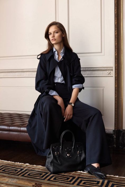 Ralph Lauren | Iconic Style | Lookbook | Collection | Fashion Gone Rogue Classic Outfits For Women, Prep Style, Ralph Lauren Style, Timeless Wardrobe Staples, Money Aesthetic, Ralph Lauren Collection, Old Money Aesthetic, Looks Chic, Fashion Lookbook