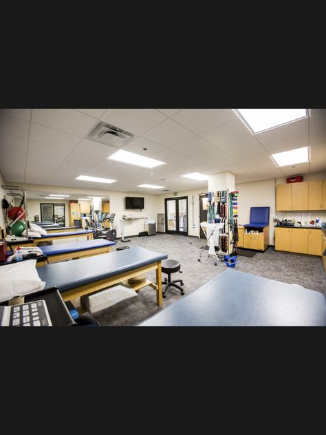 Athletic Training Room, Training Room, Gym Ideas, Athletic Trainer, Sports Performance, Athletic Training, Room Aesthetic, Physical Therapy, Room Design