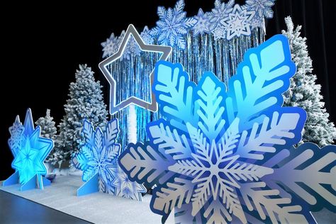 Frozen Stage Decorations, Winter Wonderland Christmas Backdrop, Winter Theme Backdrop, Frozen Stage Design, Winter Wonderland Stage Design, Winter Stage Decorations, Winter Wonderland Set Design, Winter Wonderland Photobooth, Winter Wonderland Backdrop Ideas