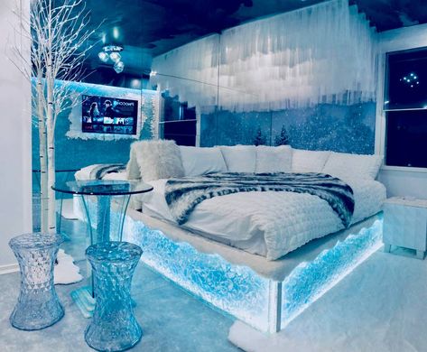 Little World of Ice and Snow in Melbourne CBD - Apartments for Rent in Melbourne, Victoria, Australia Ice Princess Bedroom, Ice Bedroom Aesthetic, Snow Room Aesthetic, Ice Room Aesthetic, Snow Bedroom, Snow Room, Themed Hotel Rooms, Bedroom Ideas Pinterest, Frozen Room