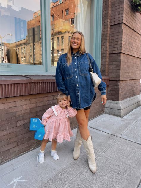 Mom & Daughter style / western style / summer style / pregnancy style / bre sheppard Pregnancy Western Outfit, Pregnant Rodeo Outfit, Bre Sheppard Pregnant, Pregnant Cowgirl Outfits, Pregnant Western Outfits, Western Pregnancy Outfits, Western Maternity Outfits, Western Chic Outfits, Bump Outfits