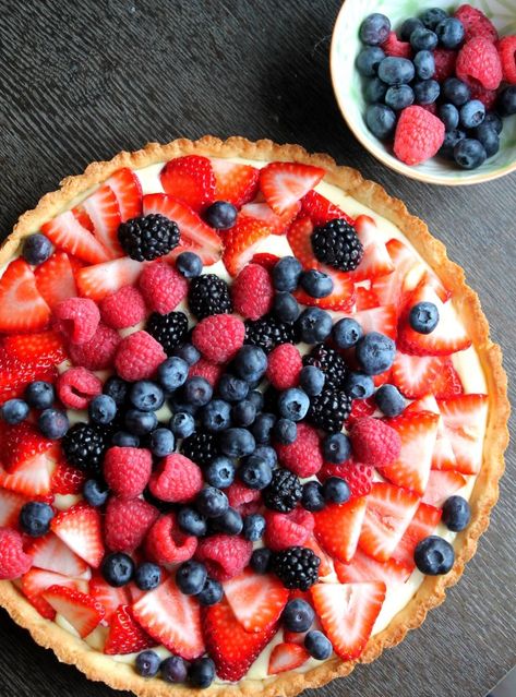 Fruit Tart with Fresh Berries - Print Tart Shells Recipe, Fresh Fruit Desserts, Fresh Fruit Tart, Fruit Tart Recipe, Berry Tart, Vanilla Recipes, Tart Baking, Summer Dessert Recipes, Fruit Tart