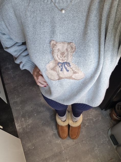 Teddy Bear Sweater Outfit, Bear Sweater Outfit, Blue Uggs, Realistic Outfits, Hollister Clothes, Her Drawing, Lounge Clothes, Teddy Bear Sweater, Thrift Inspo