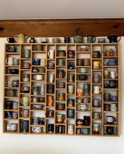 Kitchen Mug Shelf, Pottery Shelf Display, Mug Cabinet Organization, Tea Shelf Display, Mug Organization, Mug Shelves, Mug Collection Display, Mug Shelf, Tea Shelf