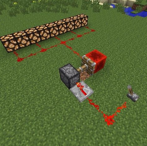 Minecraft redstone lantern Red Stone Builds Minecraft, Minecraft Red Stone, Minecraft Id, Redstone Creations, Minecraft Redstone Creations, Minecraft Quilt, Minecraft Building Blueprints, Minecraft Redstone, Resin Patio