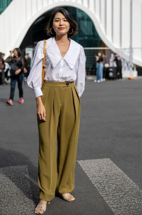 Shop Square-Toe Sandals to Upgrade Your Summer Outfits | Vogue Lanvin Dress, Shanghai Fashion Week, Shanghai Fashion, Square Toe Sandals, Street Style Trends, Spring Street Style, Street Style Inspiration, Cool Street Fashion, Fashion Week Street Style