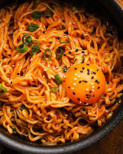 Gochujang Miso Ramen Noodles | Lindsey Eats Gochujang Ramen, Ramen Ideas, Gochujang Noodles, Gochujang Recipe, Homemade Electrolyte Drink, Lunchbox Recipes, Electrolyte Water, Miso Ramen, Cooking Mama