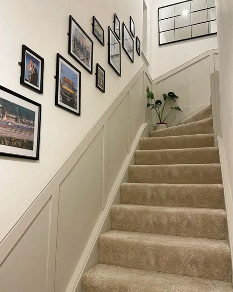 31 Closed Staircase Ideas - Transform Your Space with Chic Designs - placeideal.com Small Staircase Decor, Hall Gallery Wall Ideas, Closed Staircase Ideas Decor, Photos Up Staircase, Small Staircase Ideas Decor, Stair Gallery Wall, Narrow Staircase Ideas, Closed Staircase Ideas, Enclosed Staircase Ideas