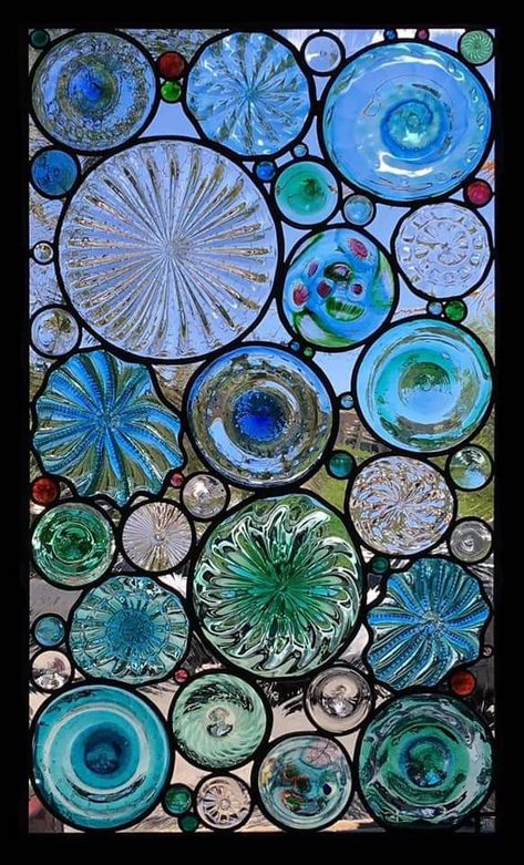 Tile Stained, Stain Glass Window Art, Mosaic Tile Designs, Window Crafts, Bottle House, Island Crafts, Window Panes, Glass Window Art, Glass Wind Chimes