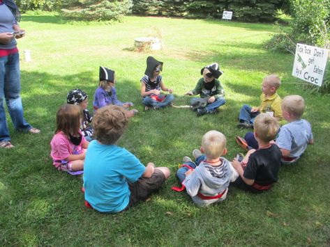 Pirate Games For Kids, Preschool Outdoor Activities, Pirate Party Games, Beaver Scouts, Pirate Unit, Summer Camp Themes, Games For Kids Classroom, Pirate Activities, Pirate Books