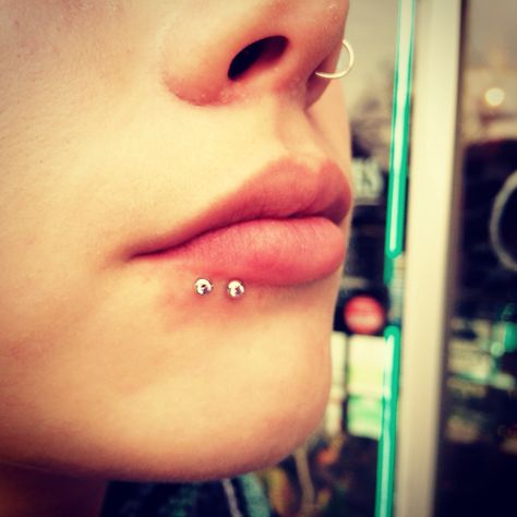 Double labret piercing by Hayley with Industrial Strength jewelry. Double Labret Piercing, Pierced Lips, Side Labret, Emo Tattoos, Body Decor, Piercing Inspo, Face Piercings, Labret Piercing, Lip Piercing