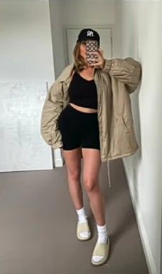 2 piece shorts set w yeezy slides Yeezy Slides With Socks, Outfit With Yeezy Slides, Slides With Socks Outfit, Yeezy Slides Outfit Women, Yeezy Slide Outfit, Slides Outfit Casual, Sporty Shorts Outfit, Styling Basics, Yeezy Slides Outfit