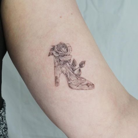 Glass Slipper Tattoo, Matching Disney Tattoos, Cinderella Tattoo, Realistic Rose Tattoo, Matching Friend Tattoos, Our Mindful Life, Jewel Tattoo, Disney Princess Tattoo, Princess Tattoo