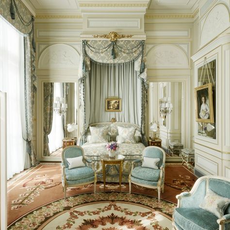 putting on the ritz! love the color combo and the new french traditional Luxury Hotels Paris, The Ritz Paris, Ritz Hotel, Ritz Paris, Casa Vintage, Luxury Suite, French Chateau, Paris Hotels, Hotel Suites