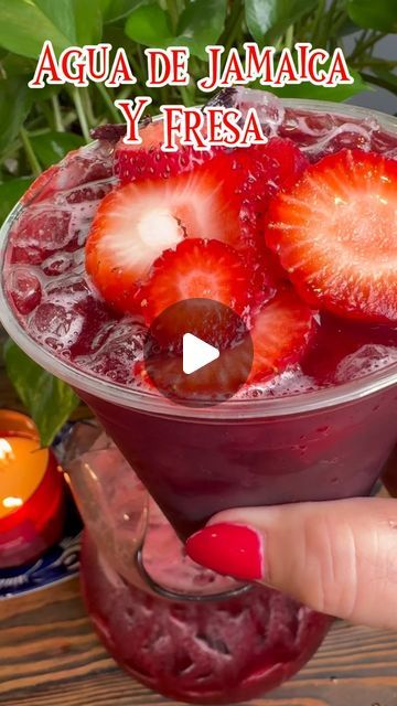 Strawberry Agua Fresca Recipe, Peach Sorbet Recipe, Mexican Drink Recipes, Best Rice Recipe, Agua Fresca Recipe, Tea Drink Recipes, Strawberry Drinks, Low Calorie Drinks, Mexican Dessert Recipes