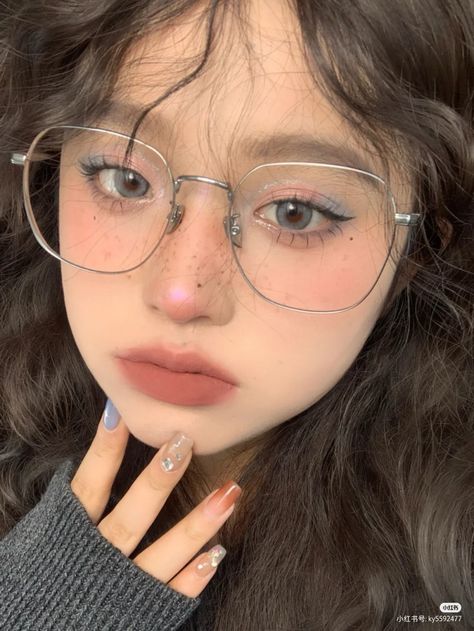 Aesthetic Specs For Round Face, Girl With Specs Aesthetic, Aesthetic Glasses Frames Korean, Classy Glasses Women, Glasses For Big Faces, Square Glasses Aesthetic, Makeup Eyeglasses, Korean Glasses Frames, Makeup Looks With Glasses