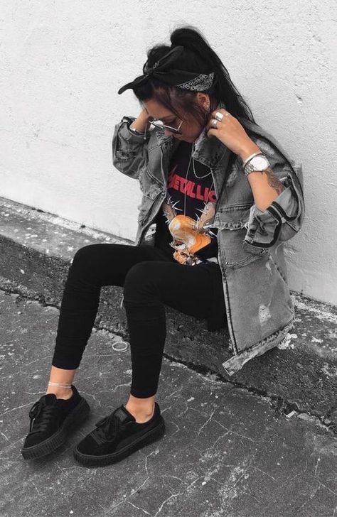 Cute Hipster Outfits, Grunge Looks, Grey Denim Jacket, Outfits Edgy, Fashion Grunge, Pastel Outfit, Grunge Look, Hipster Outfits, Sport Chic