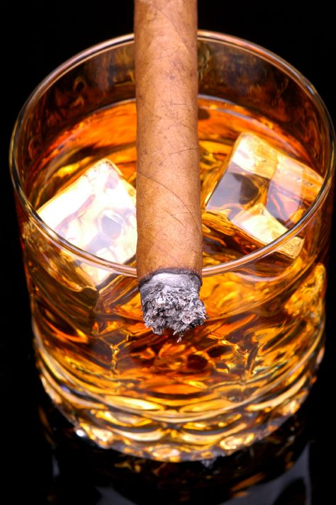 Cuban Cigars, Good Cigars, Pipes And Cigars, Fidel Castro, Its A Mans World, Cigars And Whiskey, Sanya, Purim, Single Malt