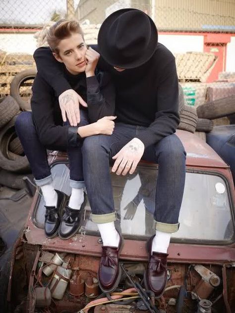 Dr. Marten "Adrian" tassled loafers. Vintage Rude Boy style. Agnes Deyn, Agyness Deyn, Martens Style, Loafers Outfit, Rude Boy, Dr Martens Boots, Androgynous Fashion, Herren Outfit, Doc Martens