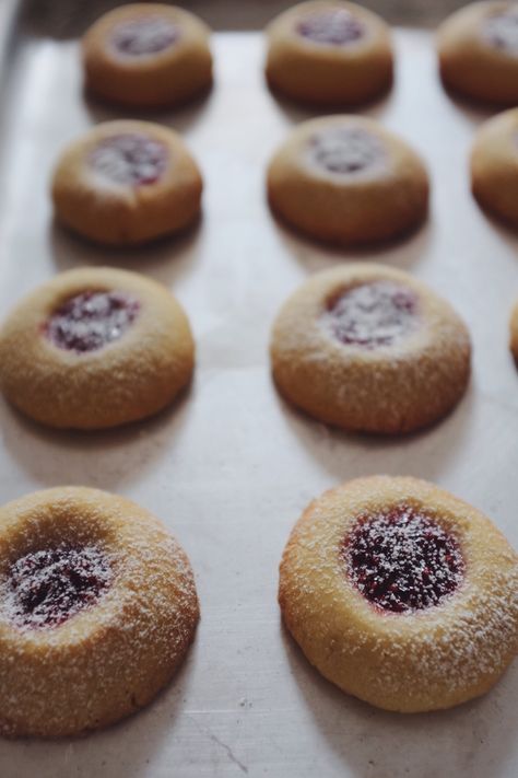 Swedish Biscuits, Raspberry Shortbread Cookies, Swedish Tea Cookies, Raspberry And Almond Shortbread Thumbprint Cookies, Swedish Heirloom Cookies, Raspberry Filled Shortbread Cookies, Swedish Cookies, Raspberry Cookies, Shortbread Cookie Recipe