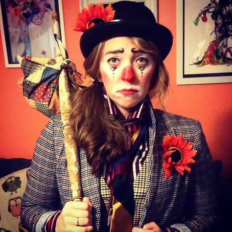 Hobo Costume, Clown Costume Diy, Types Of Clowns, Showcase Ideas, Hobo Clown, Urban Warrior, Clown Girl, Female Clown, Clowning Around