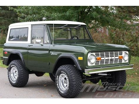 Green Bronco. It's not a Range Rover, but it's probably closer to our price range. Old Bronco, Classic Bronco, Ranger Truck, Ford Ranger Truck, Classic Ford Broncos, Old Fords, Ford Classic Cars, 4x4 Trucks, Ford Pickup