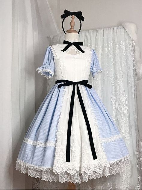 Alice Clothes, Alice In Wonderland Outfit, Alice Costume, Alice In Wonderland Dress, Wonderland Dress, Alice In Wonderland Costume, Fake Collar, Kawaii Fashion Outfits, Sweet Lolita