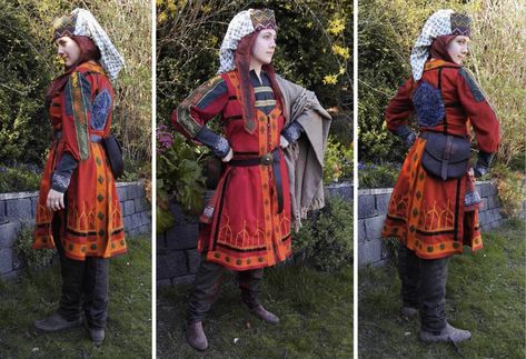 Epic Empires larp Empire Larp Varushka, Dawn Empire Larp, Bard Larp Costume, Fantasy Larp Costumes, Larp Wizard, Larp Costume Female, Empire Larp, Medieval Fantasy Clothing, Middle Ages Clothing