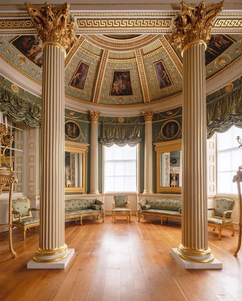 ✨ Daydreaming at @spencer.house 🏛️ Just a stone’s throw from Buckingham Palace lies one of London’s most beautiful residences. Spencer… | Instagram Regency Era House Interiors, Birmingham Palace, Buckingham Palace Interior, Palatial Interiors, Palace Aesthetic, Bloxburg Inspiration, Regency Interior, Regency Architecture, Regency Aesthetic