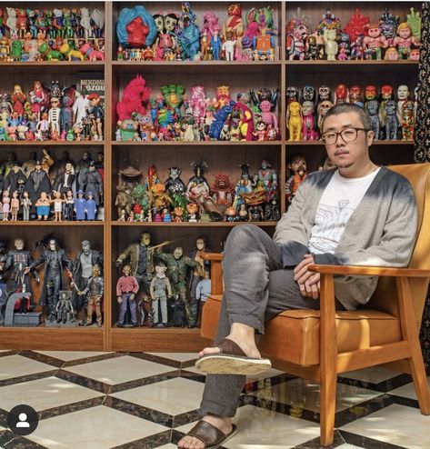 Toy Collection Display, Toys Room, Doll Museum, Inside A House, Art Toys Design, Toy Shelves, Action Figure Display, Toy Room, Toy Display