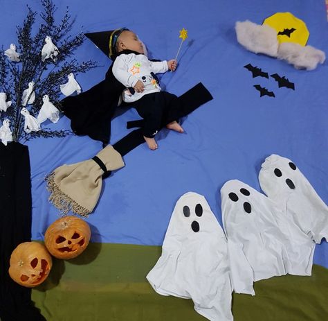 Halloween Theme Baby Photoshoot, Halloween Baby Photoshoot, Halloween Baby Pictures, 6 Month Baby Picture Ideas Boy, Monthly Ideas, Babies Pics, 6 Month Baby Picture Ideas, Baby Photography Poses