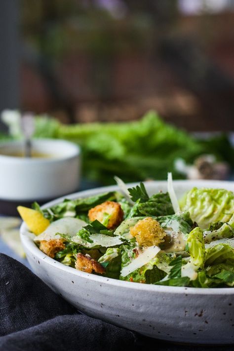 How to make a classic Caesar salad with homeade creamy Caesar dressing, parmesan cheese and homemade croutons. #caesar Best Caesar Dressing, The Best Caesar Salad, Best Caesar Salad, Caesar Recipe, Grilled Romaine Salad, 21 Dinner, Salty Recipes, Feasting At Home, Grilled Romaine