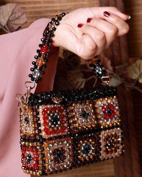 Beaded Purse Outfit, Bead Crochet Bag, Bead Embroidery Bag, Crystal Beaded Bag, Beads Bags Handmade, Beads Outfit, Unique Bags Design, Pearl Beaded Bag, Pearl Bags