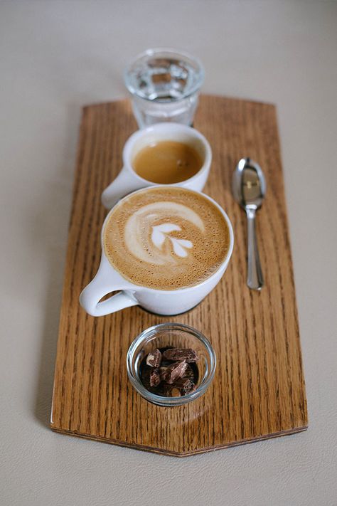 Coffee Presentation Ideas, Coffee Presentation, Coffee Shop Branding, Italy Coffee, Coffee Board, Coffee Tray, Coffee Serving, Coffee Service, Coffee Corner