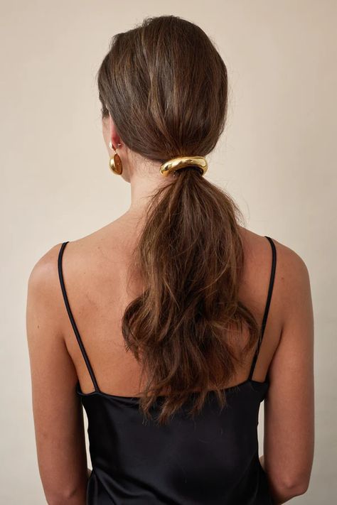 Upgrade your ponytail with our pony cuffs - from glossy styles to wear on the day to day basis, to rainbow Swarovski crystal pony holders to glam up your hairstyle. All hair accessories are made in NYC. We ship worldwide. Uk Outfits, Fall Hair Accessories, Geometric Arch, Fall Moodboard, Hair Cuff, Large Hair Clip, Long Hair Clip, Kidney Pain, Dream Wishlist