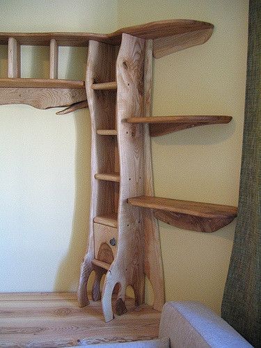 Pub Ideas, Tre Kunst, Unique Bookshelves, Tree Furniture, Interior Design Elements, Log Furniture, Wooden Shelf, Rustic Furniture, Decor Rustic